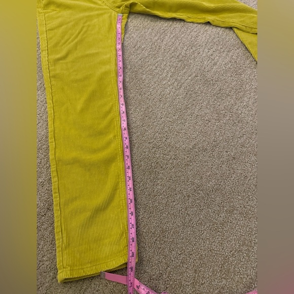 BDG Urban Outfitters Mustard Yellow Corduroy Mom Jeans- Size 28 - Picture 12 of 12